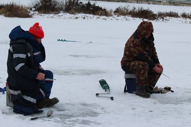 По тонкому льду: сотрудники нижегородской ГИМС предупредили рыбаков об опасности - фото 23
