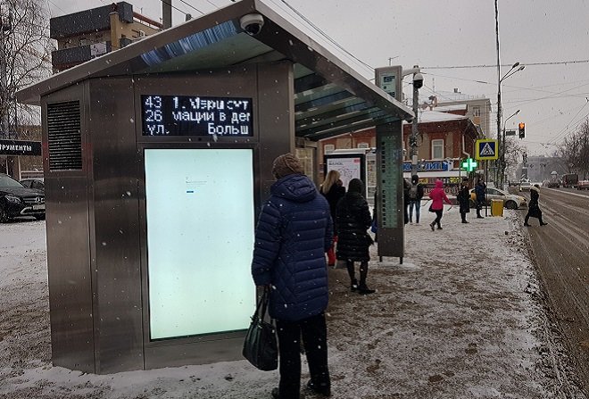 Морозильная лавочка и мини-гид: в Нижнем Новгороде протестировали &laquo;умную остановку&raquo; - фото 7