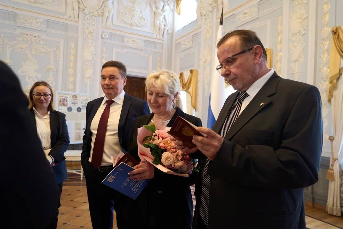 Переехавшие в Нижегородскую область супруги Кирш получили российские паспорта - фото 1