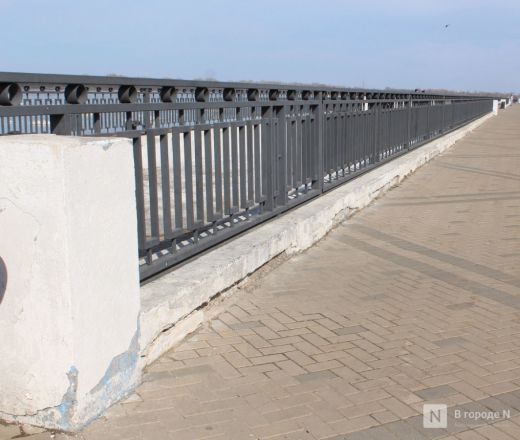 Трещит по швам: как выглядит центр Нижнего Новгорода после аномальной зимы — фоторепортаж - фото 151