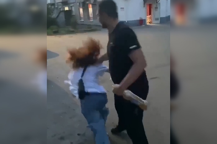 Пьяные футбольные фанаты напали на нижегородского школьника - фото 1