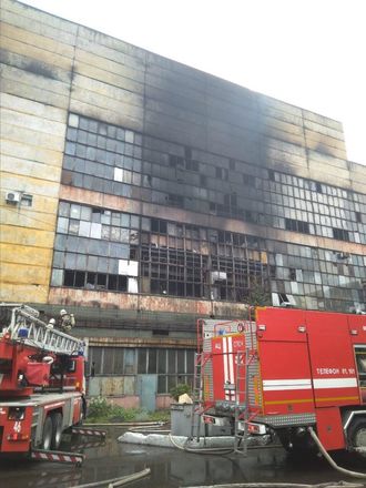 Цех завода ГАЗ горит в Нижнем Новгороде - фото 5