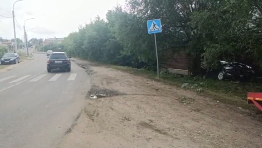 Водитель иномарки улетел в кювет в Починках из-за проблем со здоровьем - фото 1