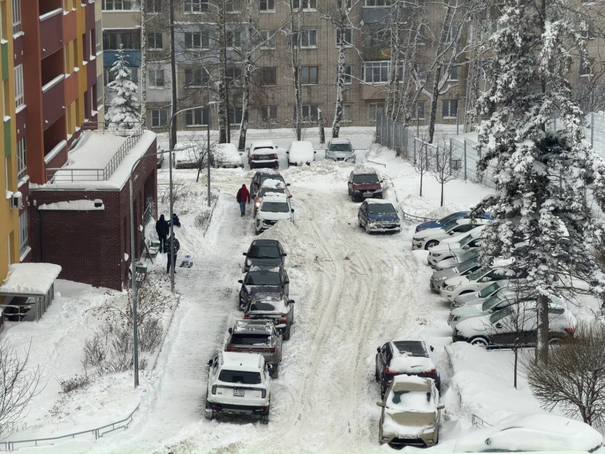Утонули в сугробах: фоторепортаж с улиц Нижнего Новгорода после снежного апокалипсиса - фото 49