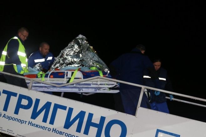 Спецборт МЧС доставил в Нижний Новгород пострадавших при взрыве учеников дагестанской школы - фото 6