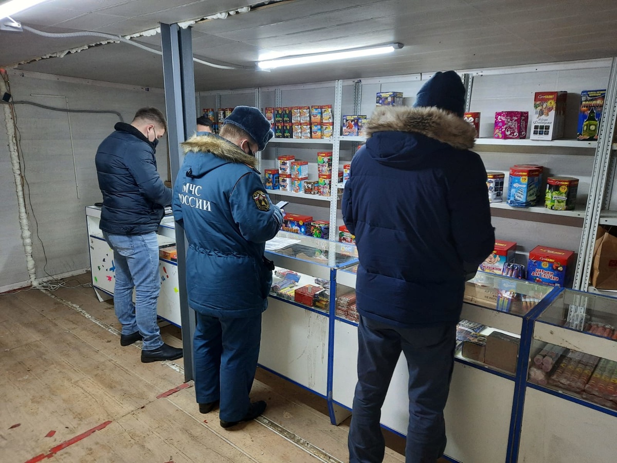 Нарушения при продаже пиротехники выявили в Нижегородском районе - фото 1