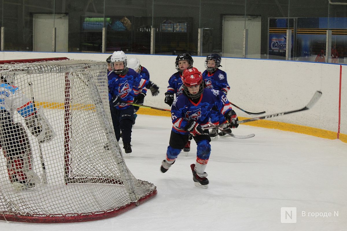 Воспитать чемпионов: почти 8 000 нижегородских детей занимаются футболом и хоккеем - фото 1