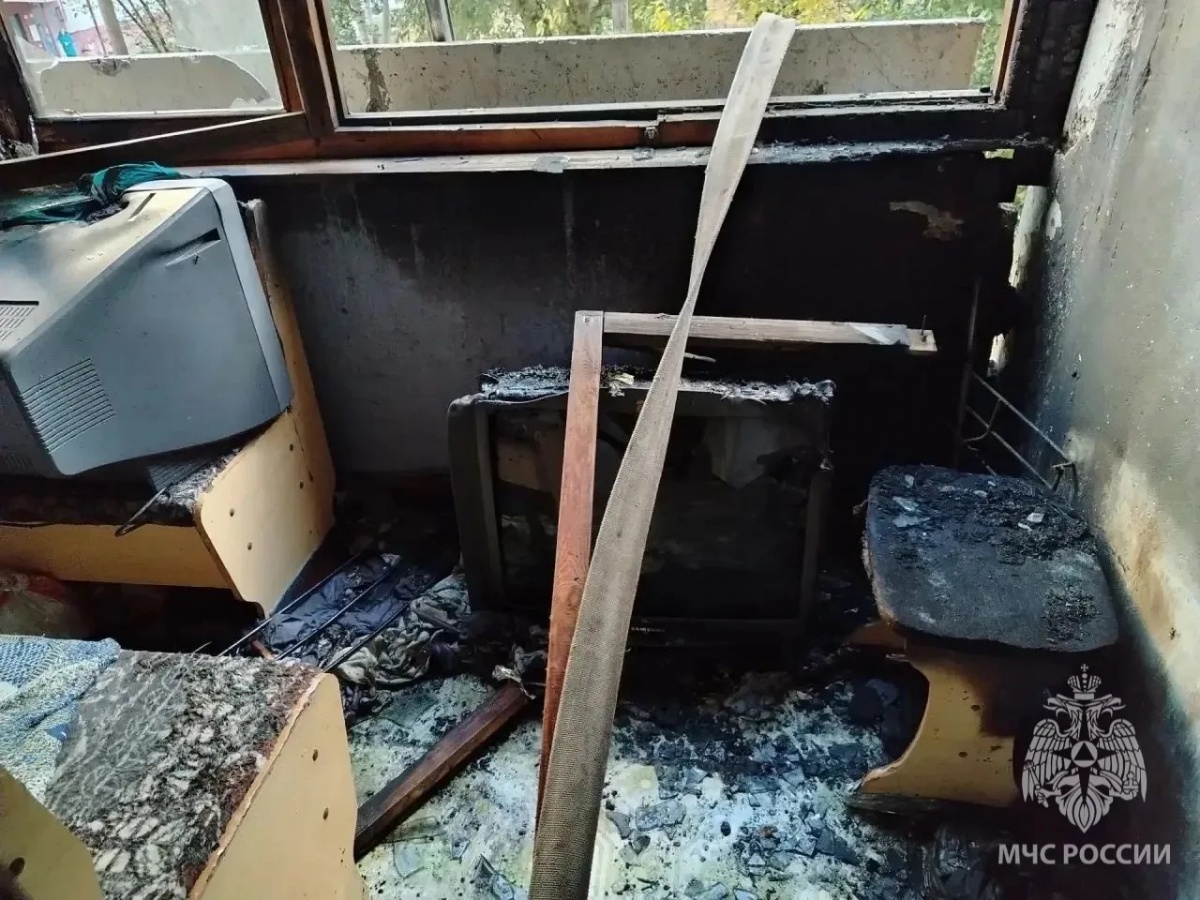 Пожар вспыхнул в жилом доме в Нижнем Новгороде из-за поджога: есть погибший - фото 1