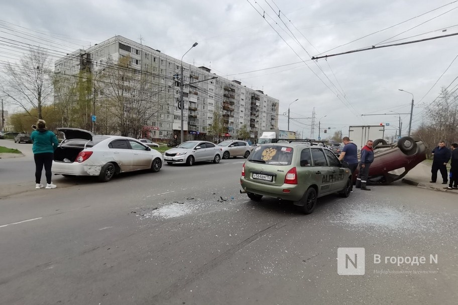 Массовая авария произошла на улице Акмолинской в Московском районе - фото 2