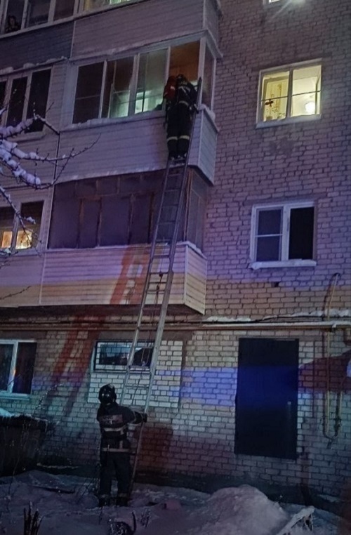 Два человека погибли при пожаре в Павлове - фото 1