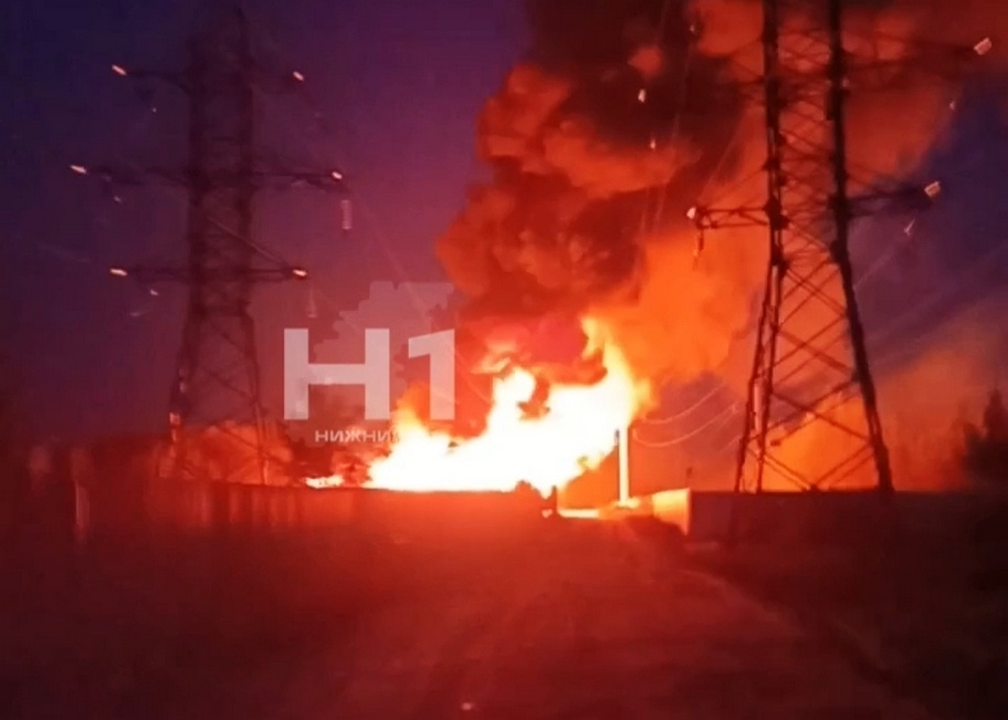Крупный пожар случился на строительной базе под Нижним Новгороде - фото 1