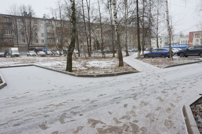 Детские площадки и новые парковки появились во дворах Московского района - фото 2