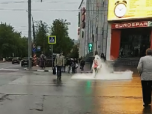 Житель Дзержинска вылил на себя ведро с неизвестным веществом