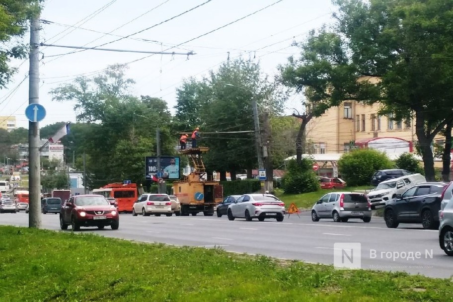 Троллейбусы встали на проспекте Гагарина из-за обрыва контактного провода - фото 2