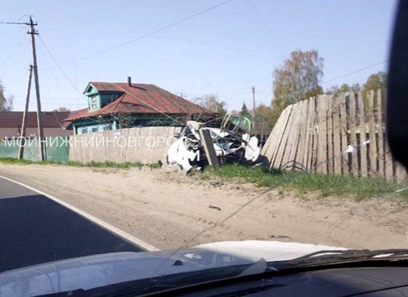 Уснувший за рулем водитель Renault снес бетонный столб в Борском районе