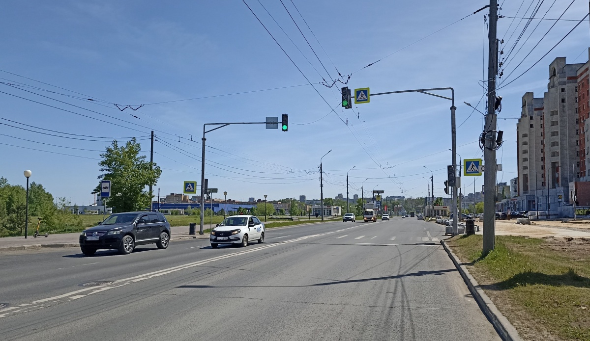 Два новых светофора заработали на Мещерском бульваре в Нижнем Новгороде