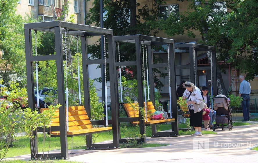Крутящиеся стулья и игры на асфальте: четыре пространства преобразились в Ленинском районе - фото 1