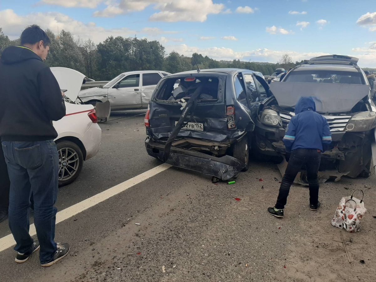 Массовое ДТП с пятью автомобилями случилось в Автозаводском районе