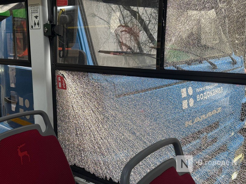 Трамвай с пассажирами попал в ДТП в центре Нижнего Новгорода - фото 1