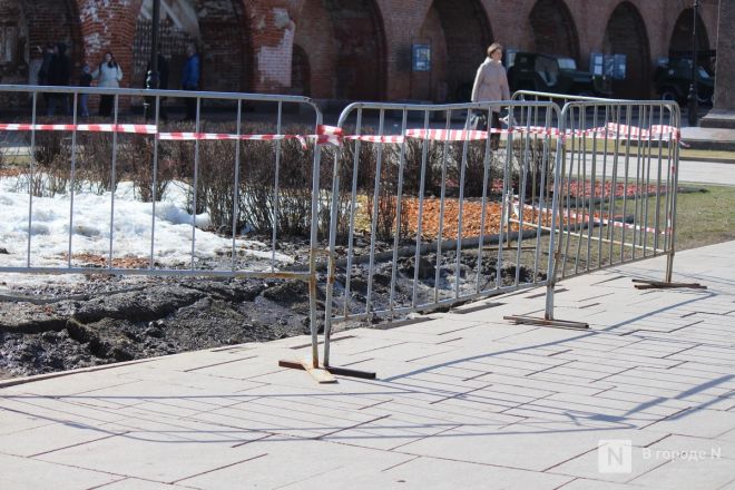 Трещит по швам: как выглядит центр Нижнего Новгорода после аномальной зимы — фоторепортаж - фото 48