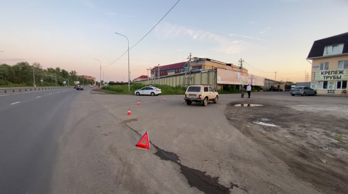 Мотоциклист врезался в машину и скрылся с места ДТП под Нижним Новгородом - фото 1