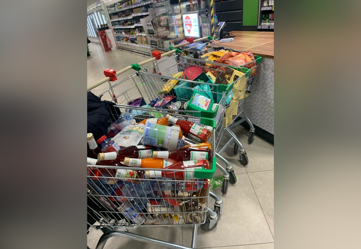 Просроченные продукты на 72 тысячи рублей нашли в магазине Автозаводского района - фото 1