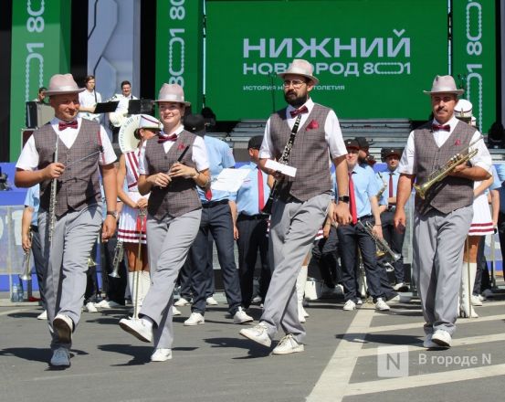 Парад духовых оркестров прошел по Большой Покровской в День города - фото 45