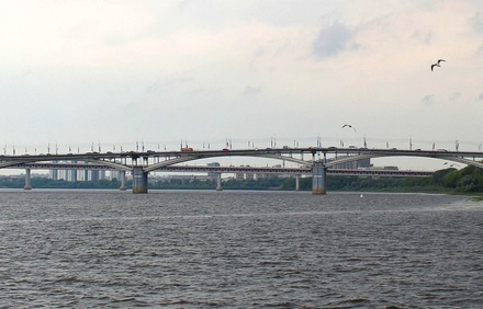 Работу светофоров у Канавинского моста снова скорректируют
