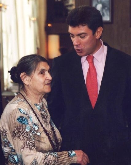 Прощание с матерью Немцова прошло в Нижнем Новгороде - фото 1