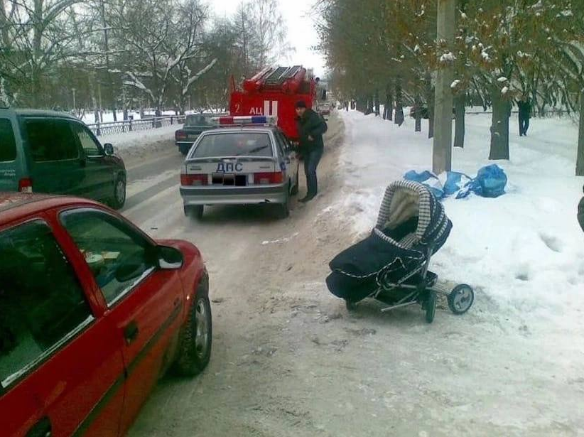 Водитель иномарки сбил коляску с ребенком в Автозаводском районе - фото 1