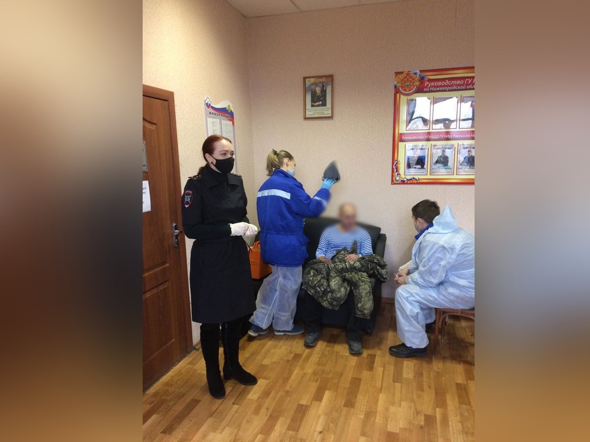 Сотрудница ГИБДД оказали помощь потерявшему сознание нижегородцу - фото 1