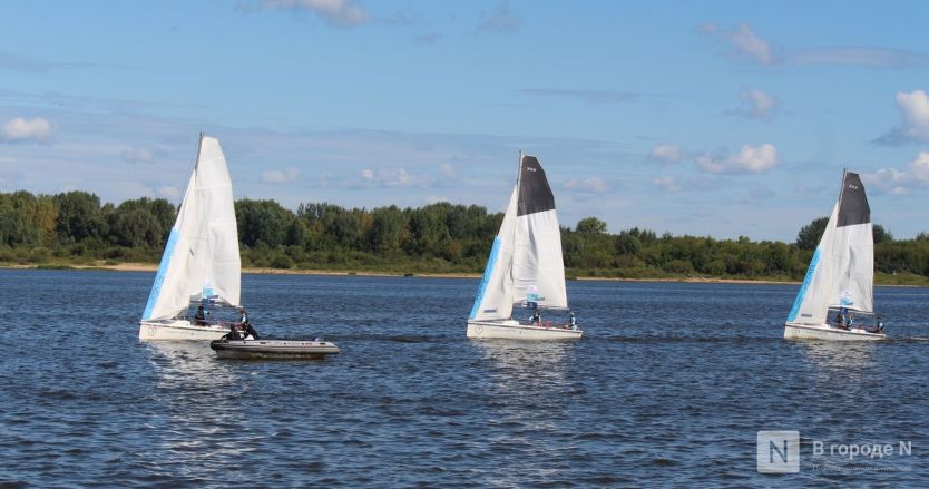 75 яхт и более 500 сапов вышли на Волгу в Нижнем Новгороде в День города - фото 41