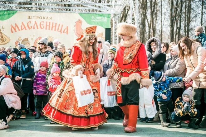 С танцами и блинами: как прошла Масленица в Нижнем Новгороде - фото 13
