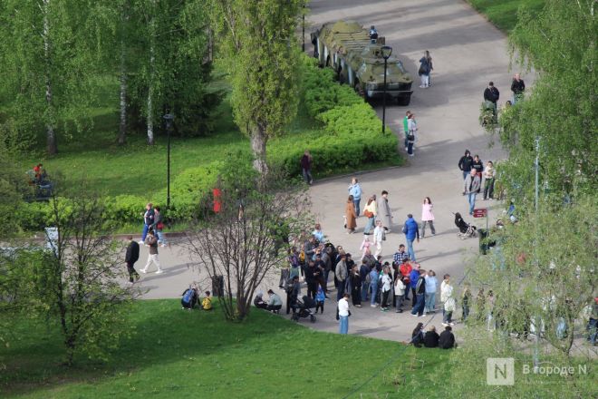 Без парада и салюта: как прошел День Победы в Нижнем Новгороде — фоторепортаж - фото 114