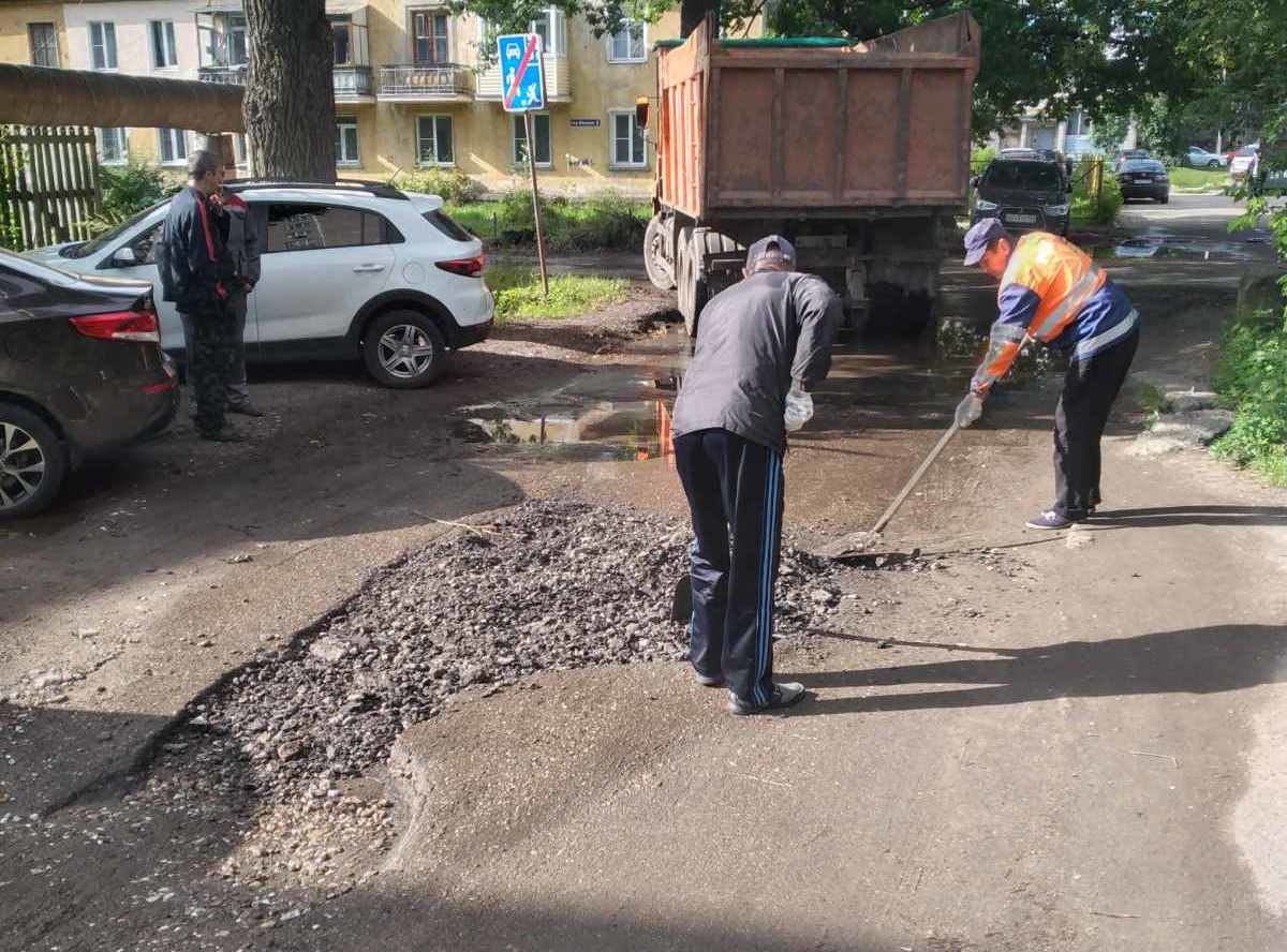 Юбилейную яму на улице Глеба Успенского заасфальтируют следующим летом