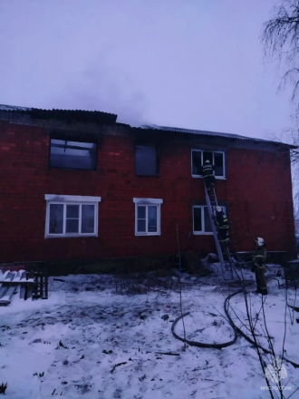 Четыре человека погибли на пожаре в многоквартирном доме в Нижегородской области - фото 3