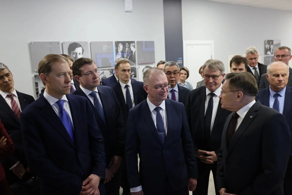 Первый вице-премьер РФ Денис Мантуров посетил Саров - фото 1