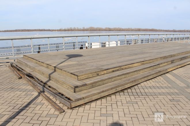 Трещит по швам: как выглядит центр Нижнего Новгорода после аномальной зимы — фоторепортаж - фото 129