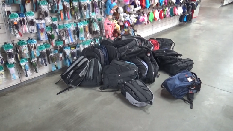 Свыше 10 тысяч единиц контрафактной одежды и обуви изъяли из магазина в Канавинском районе - фото 3