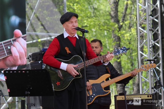 Без парада и салюта: как прошел День Победы в Нижнем Новгороде — фоторепортаж - фото 204