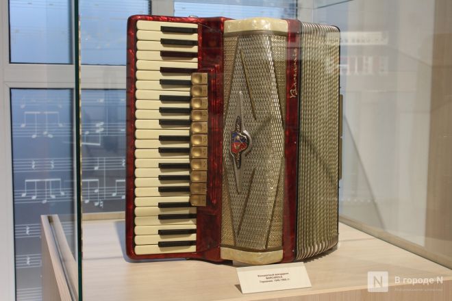 Гитара Высоцкого и барабан &laquo;Любэ&raquo;: музей музыки открылся в Нижнем Новгороде - фото 16