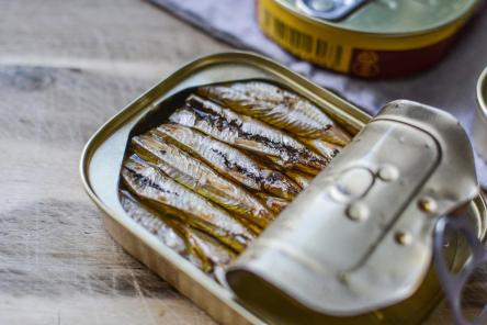Росконтроль назвал марку шпрот сомнительного качества с подозрительным вкусом