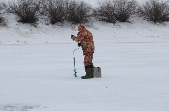 По тонкому льду: сотрудники нижегородской ГИМС предупредили рыбаков об опасности - фото 19