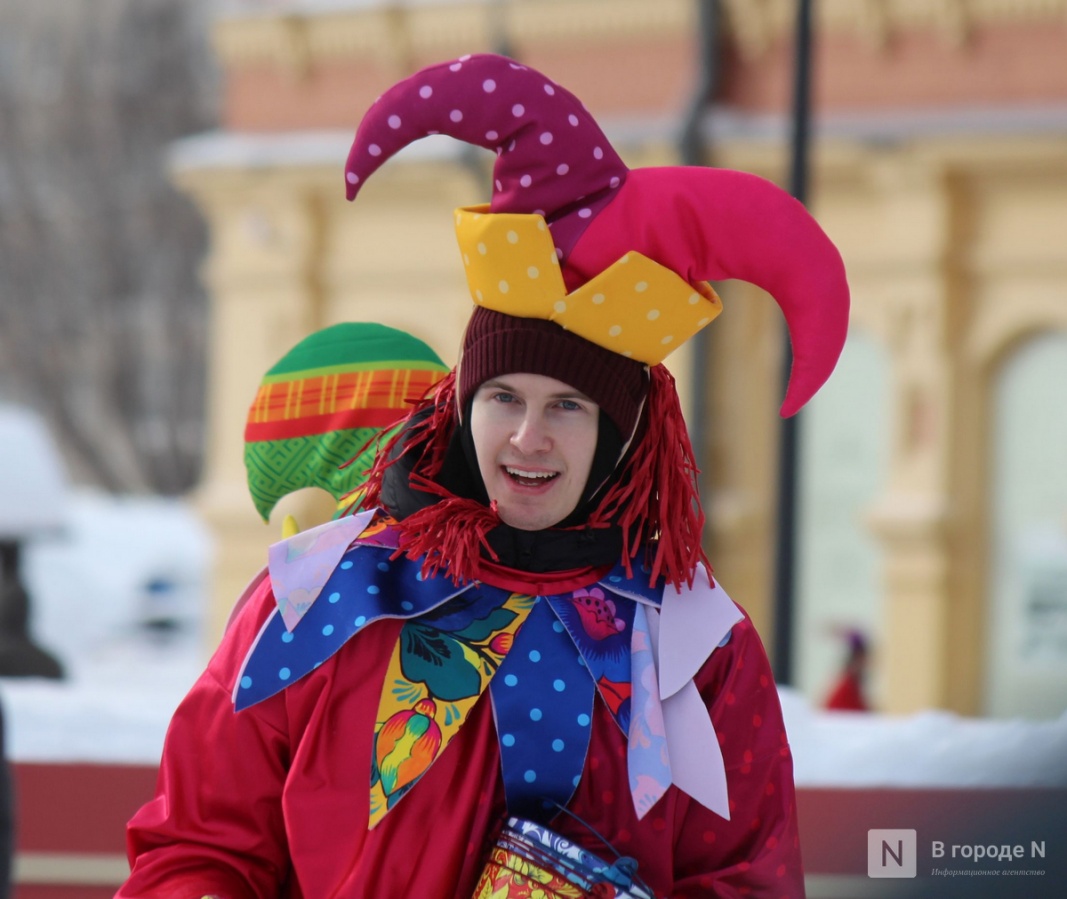 С блинами и в сугробах: как прошла Масленица в Нижнем Новгороде — фоторепортаж - фото 2