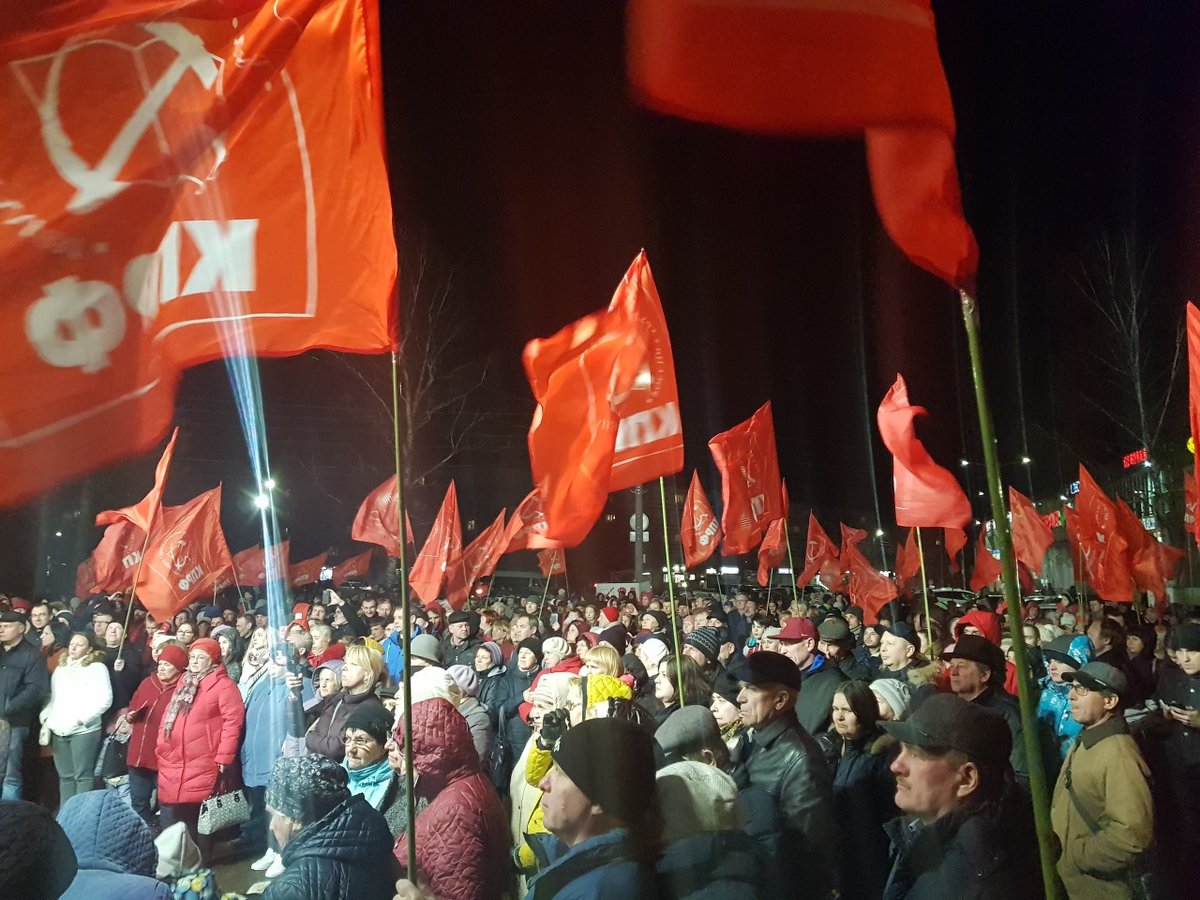 Коммунисты провели в Балахне вечерний митинг против строительства низконапорного гидроузла