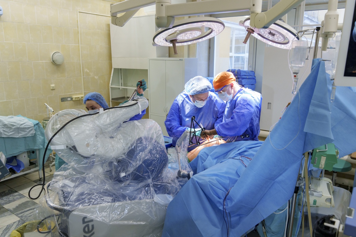 Роботов для помощи на операциях тестируют в ПИМУ - фото 1