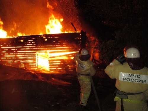 Три дома сгорели в Арзамасском районе - фото 1