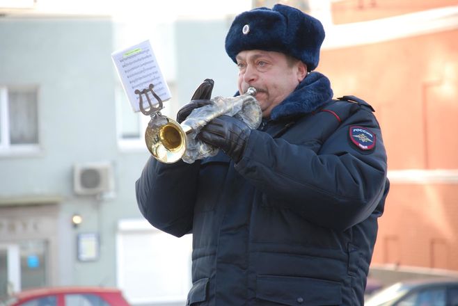 Оркестр нижегородской полиции сделал музыкальный подарок женщинам (ФОТО, ВИДЕО) - фото 7