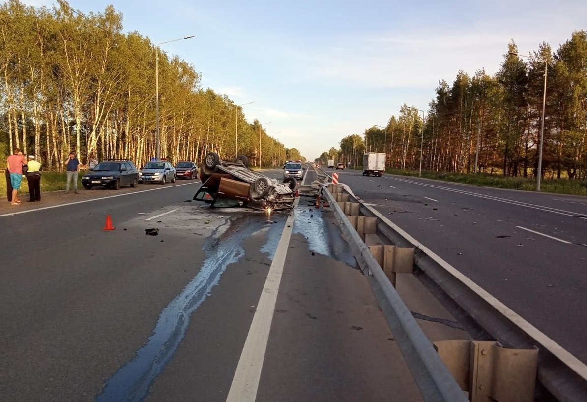 Один погибший и трое раненых: в Дальнеконстантиновском районе Renault попал в ДТП - фото 1