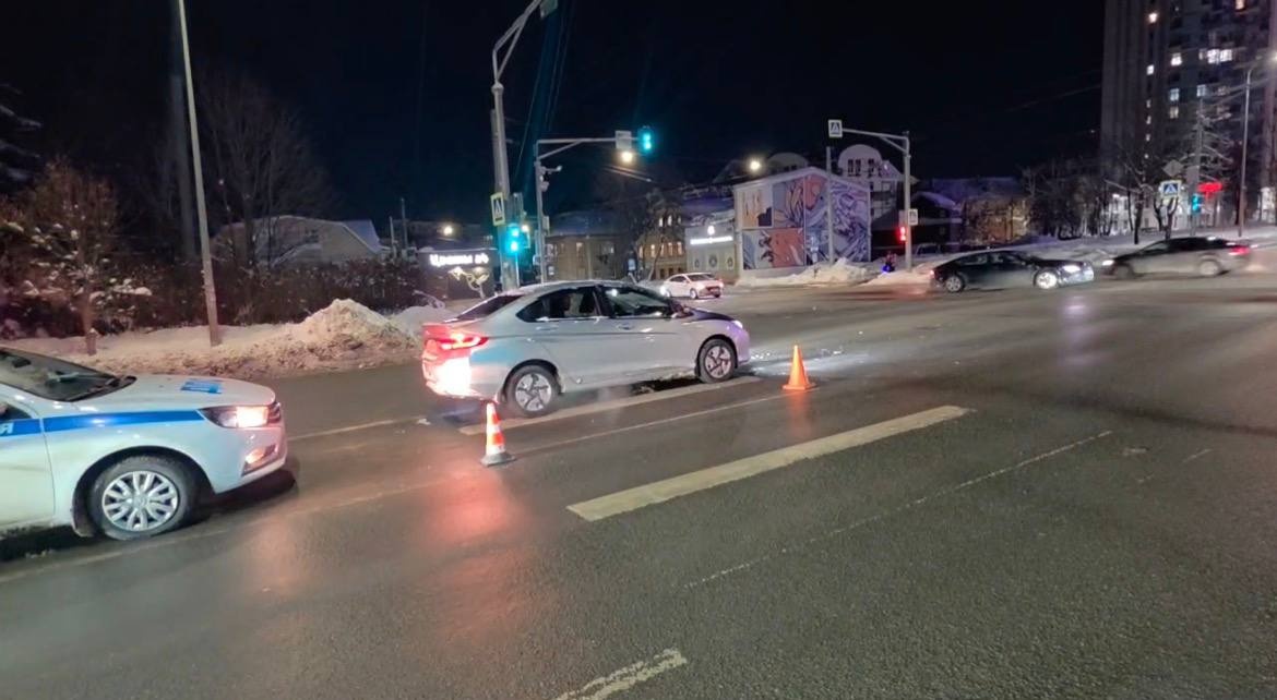 Два человека пострадали в ДТП на пешеходных переходах в Нижнем Новгороде - фото 2